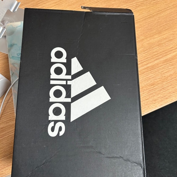 Running track spikes - Picture 9 of 10